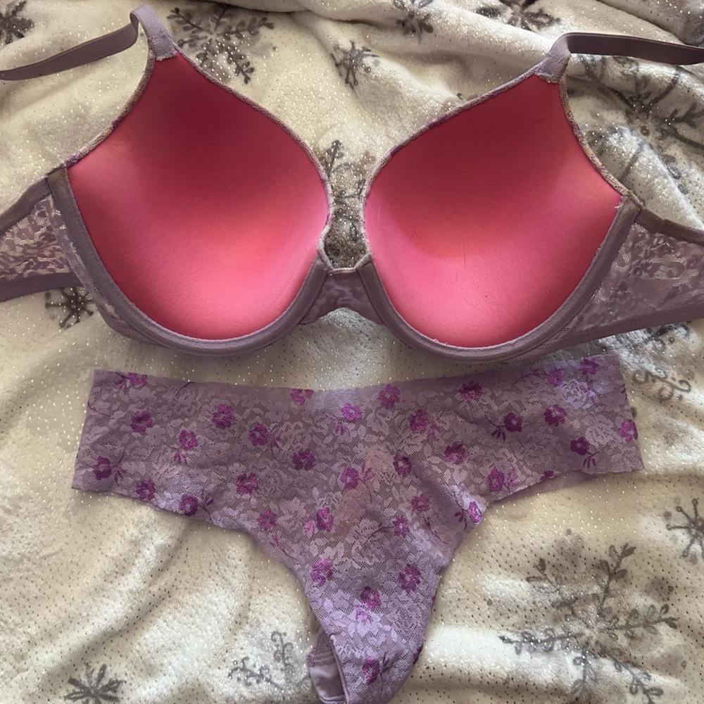 Victoris secret bra & pantie set
